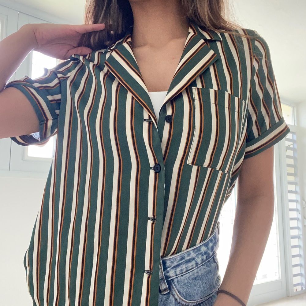 Button down blouse - Picture 2 of 2